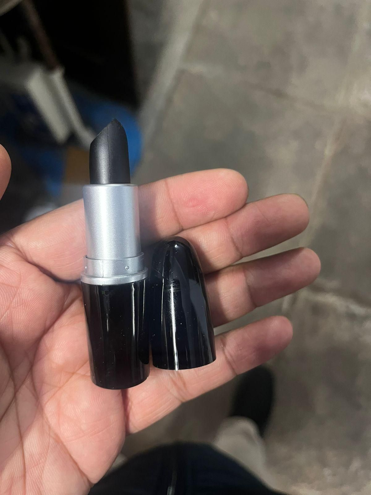 SleekShade Lipstick Hair Dye Pen – Instant Black Coverage